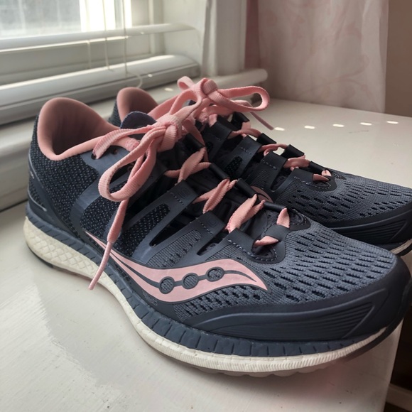 saucony running shoes everun